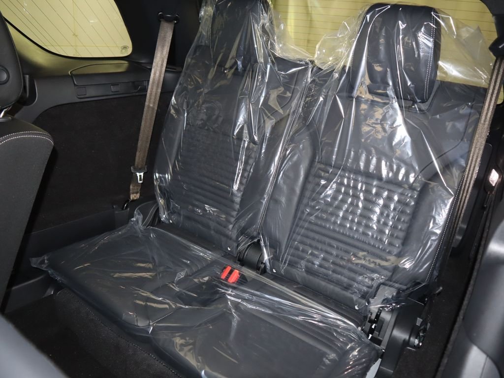 Used 2025 Fuji White Land Rover S image 25