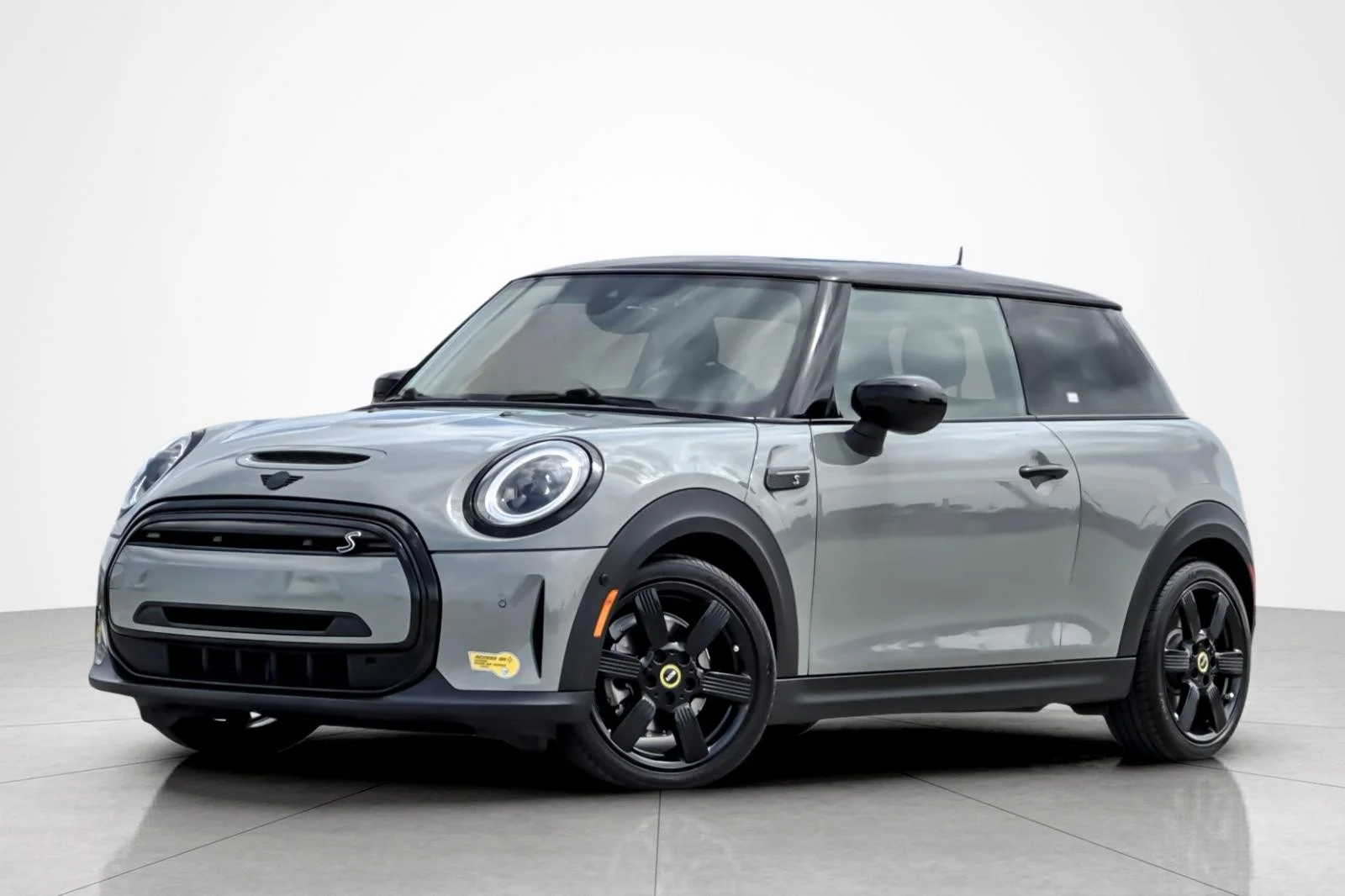 Used 2022 PRECIOUS METAL MINI Cooper SE image 1