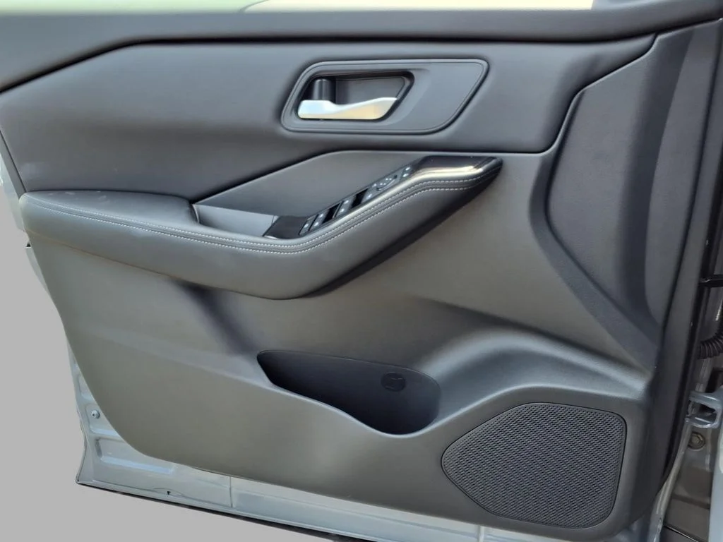 New 2026 Boulder Gray Pearl Nissan SV image 18