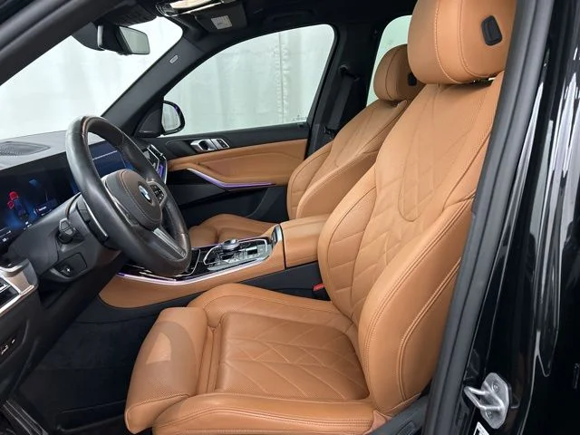 Used 2025 Black BMW xDrive40i image 6
