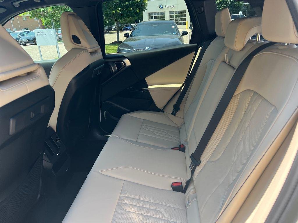 New 2026 Alpine White BMW 30 xDrive image 25