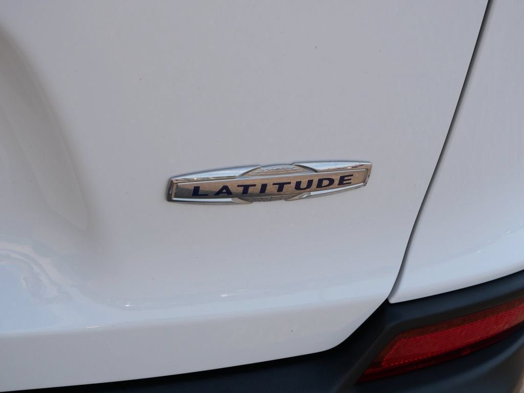 Certified Used 2020 White Jeep Latitude image 8