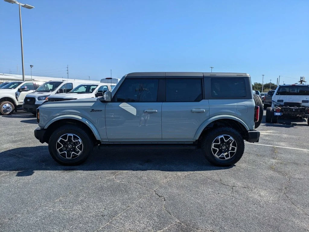 Certified Used 2024 Cactus Green / Gray Ford Outer Banks image 7