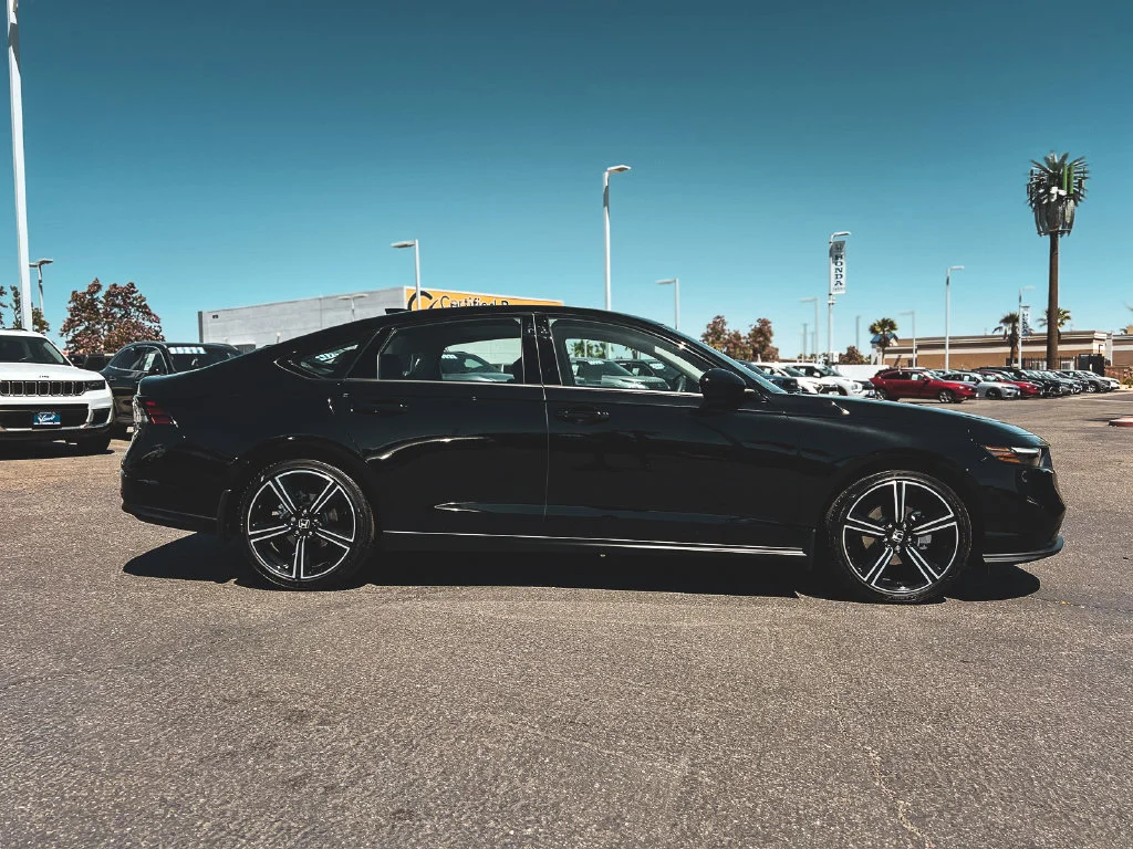 New 2026 Crystal Black Pearl Honda SE image 8