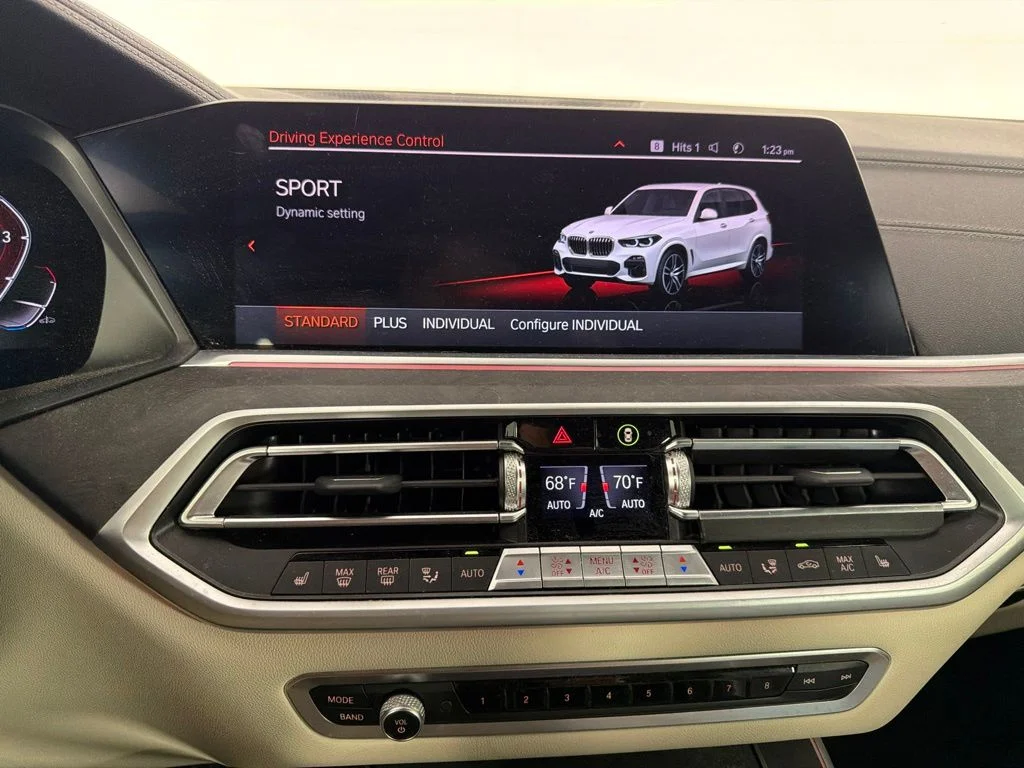 Used 2022 Mineral White Metallic BMW xDrive40i image 30