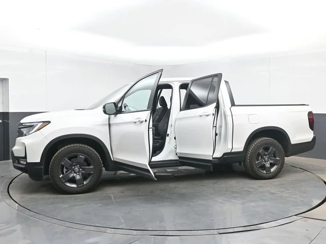 Certified Used 2026 Platinum White Pearl Honda TrailSport image 52