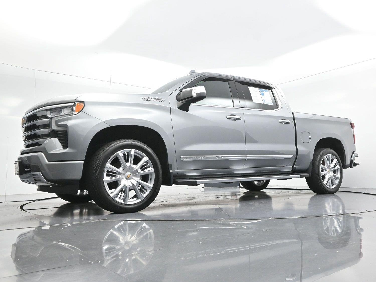 Used 2023 STERLING GRAY METALLIC Chevrolet High Country image 48