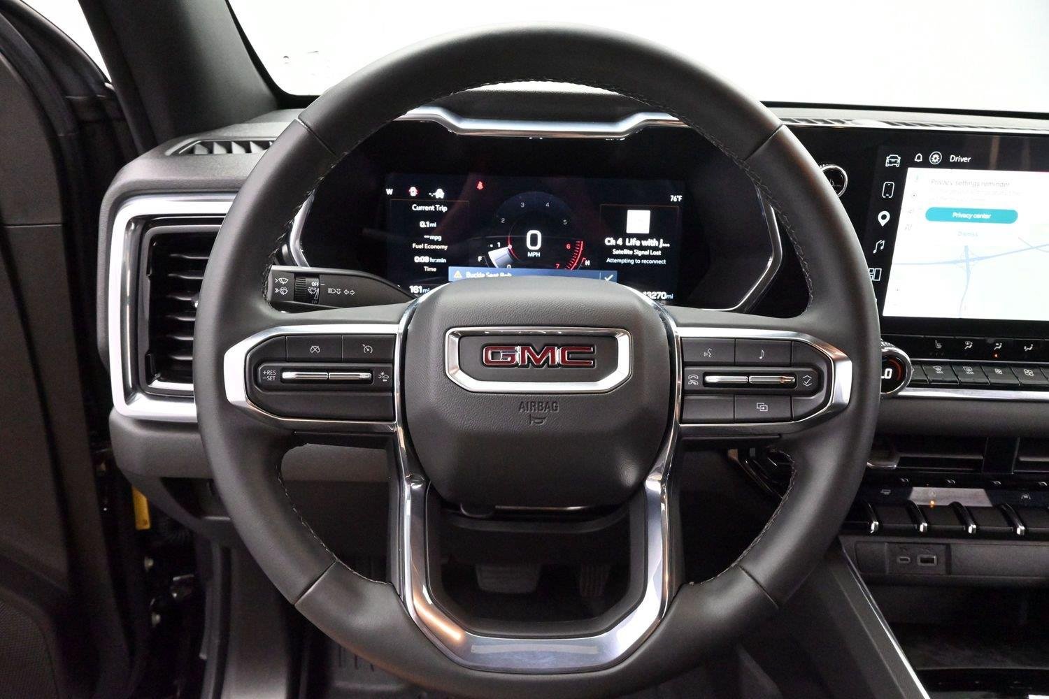 Used 2025 Onyx Black GMC Elevation image 15