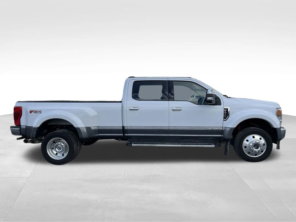 Used 2022 White Ford Lariat image 4