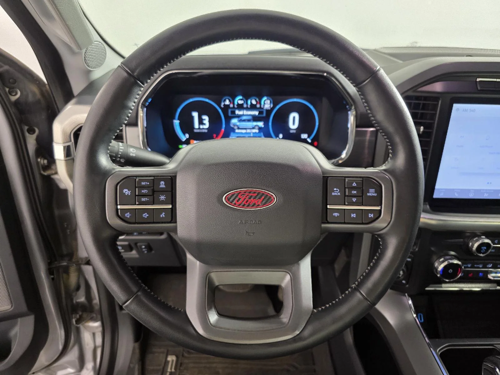 Used 2022  Ford LARIAT image 27