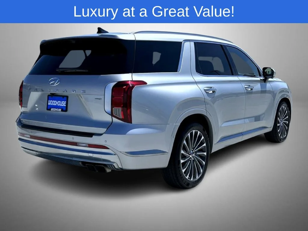 Used 2023 Silver Hyundai Calligraphy image 5