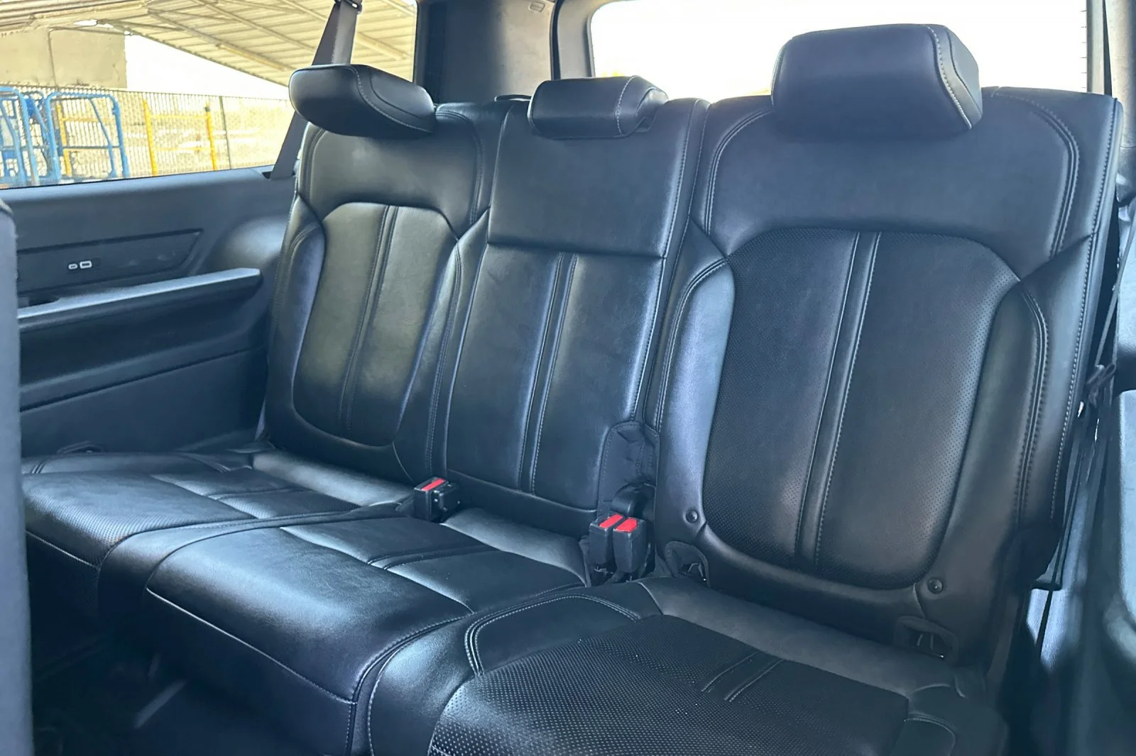 Certified Used 2023 Diamond Black Crystal Pearlcoat Jeep Series II image 15