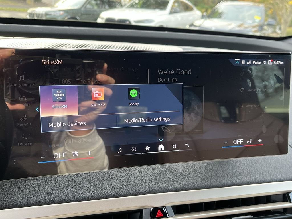 2026 BMW iX 45 - Photo 16