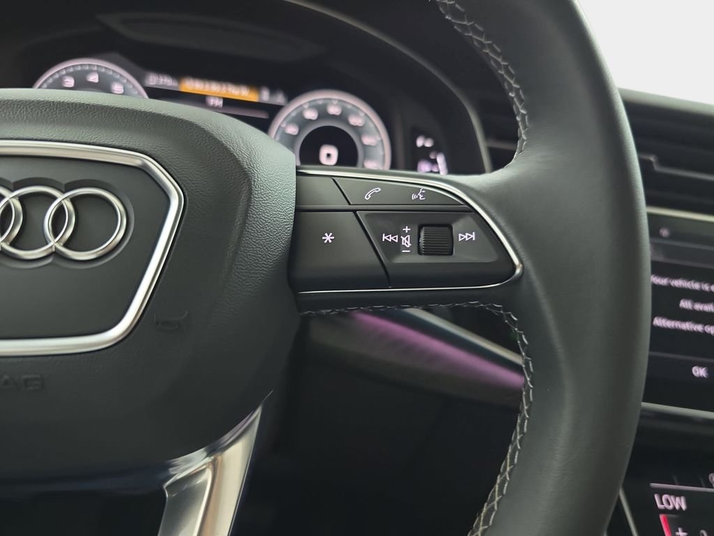 Used 2022  Audi 55 Premium Plus image 21