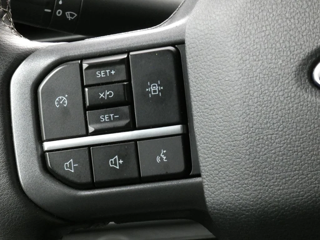 Used 2025 Silver Ford XLT image 13