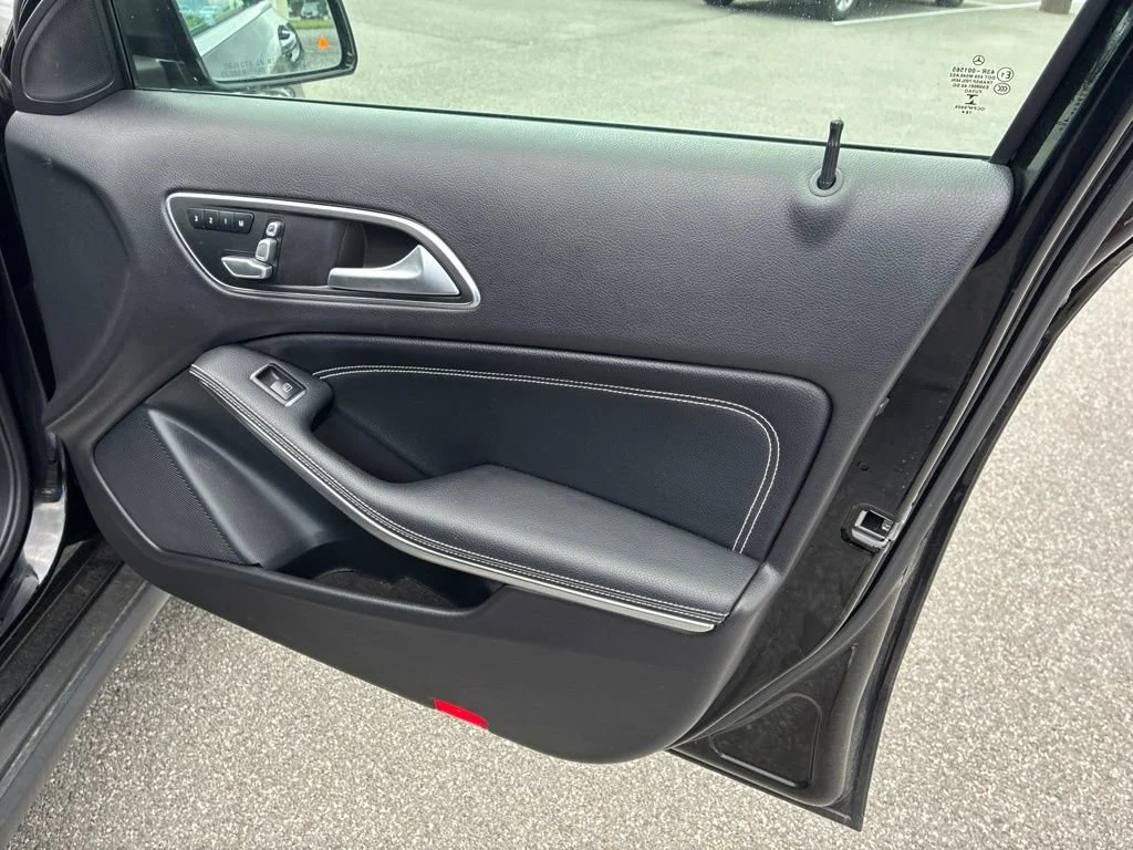 Used 2019  Mercedes-Benz GLA 250 image 34