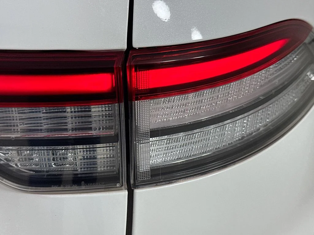 Used 2020 White Metallic Lincoln Grand Touring image 36