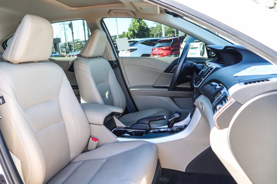 2016 Honda Accord EX-L - Photo 16