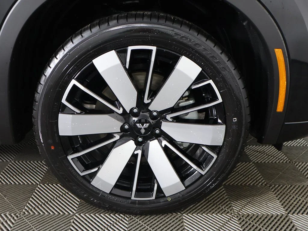 2025 Mitsubishi Outlander SEL Platinum Edition - Photo 29