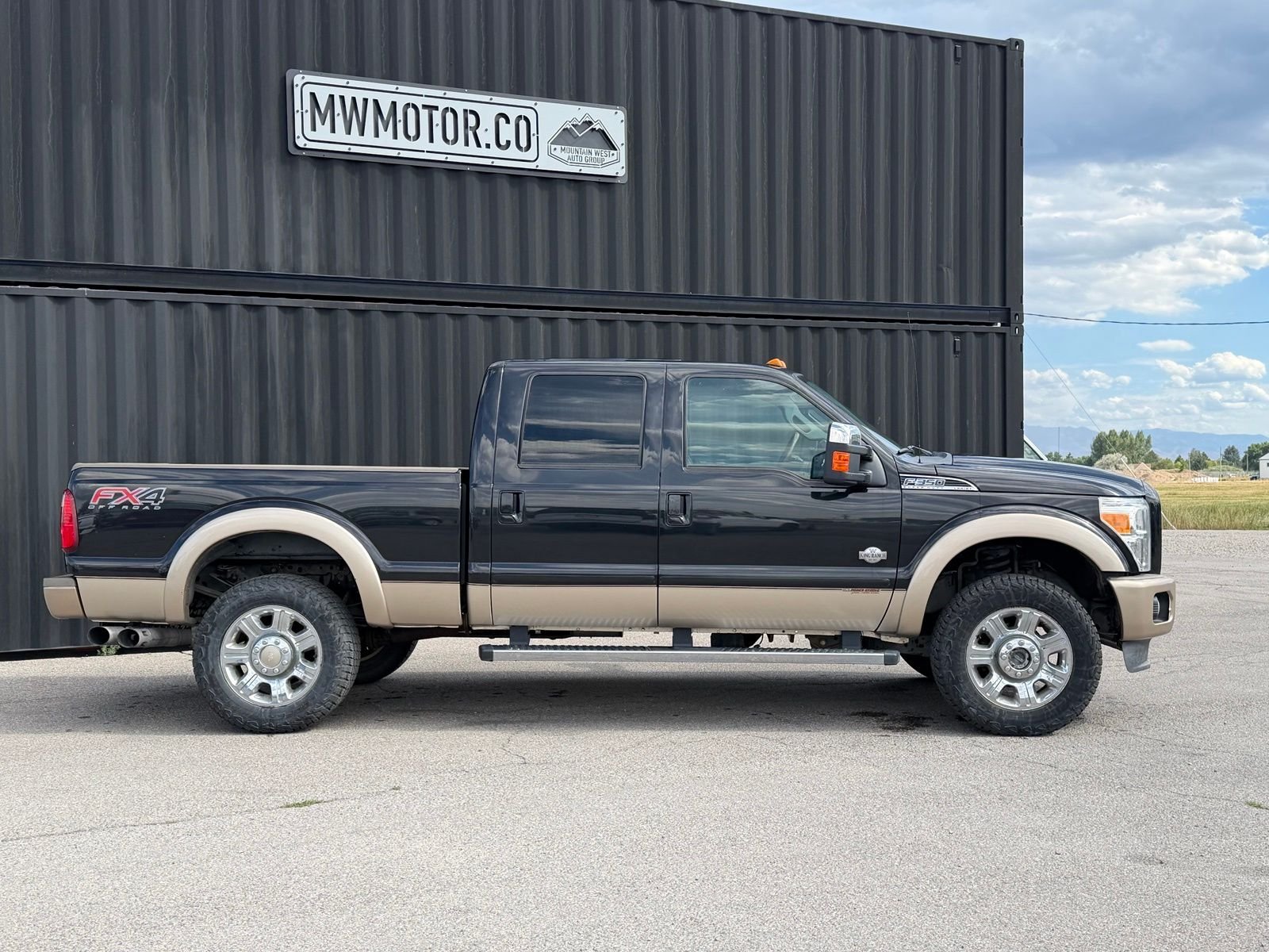View vehicle photo 3