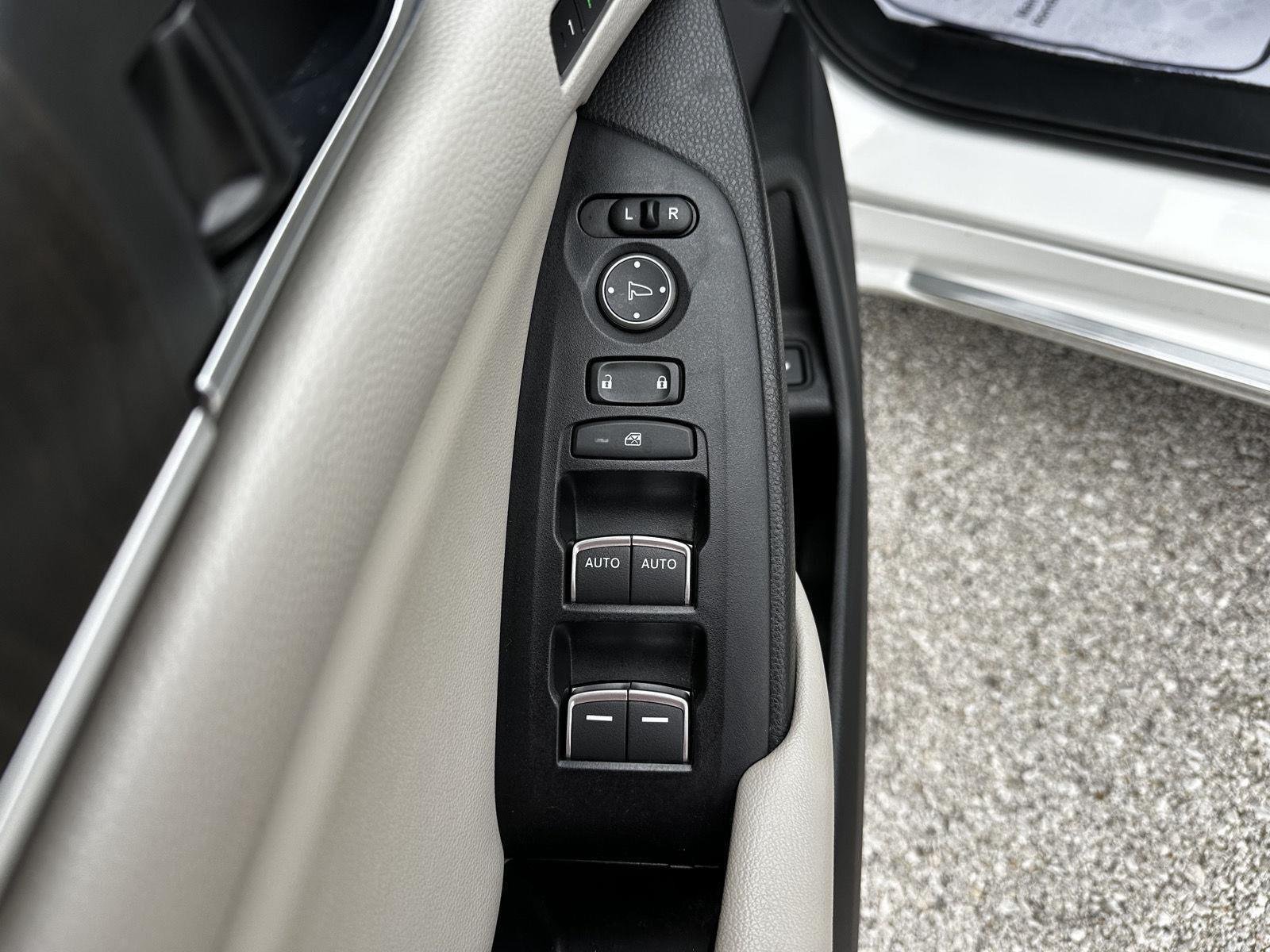 Used 2019 Platinum White Pearl Honda Touring image 9