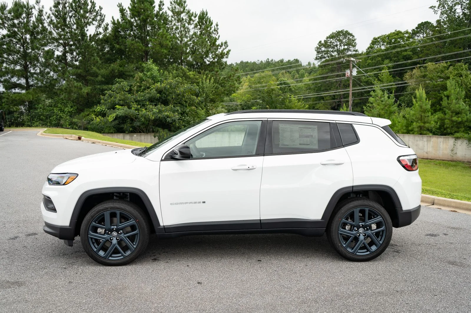 New 2026 Bright White Clear-Coat Exterior Paint Jeep  image 5