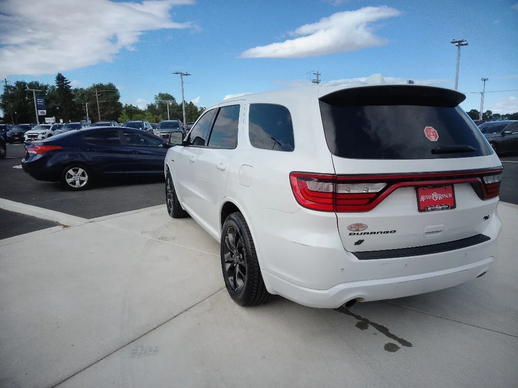 Used 2022 White Knuckle Clearcoat Dodge R/T image 5