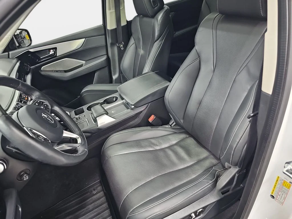 Used 2023 White Acura Technology image 17