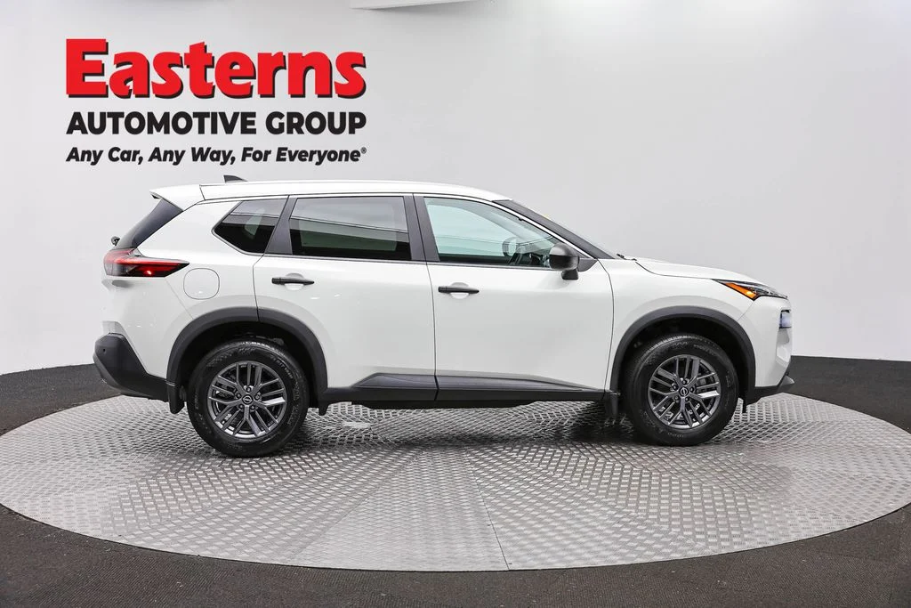 Used 2023 White Nissan S image 4