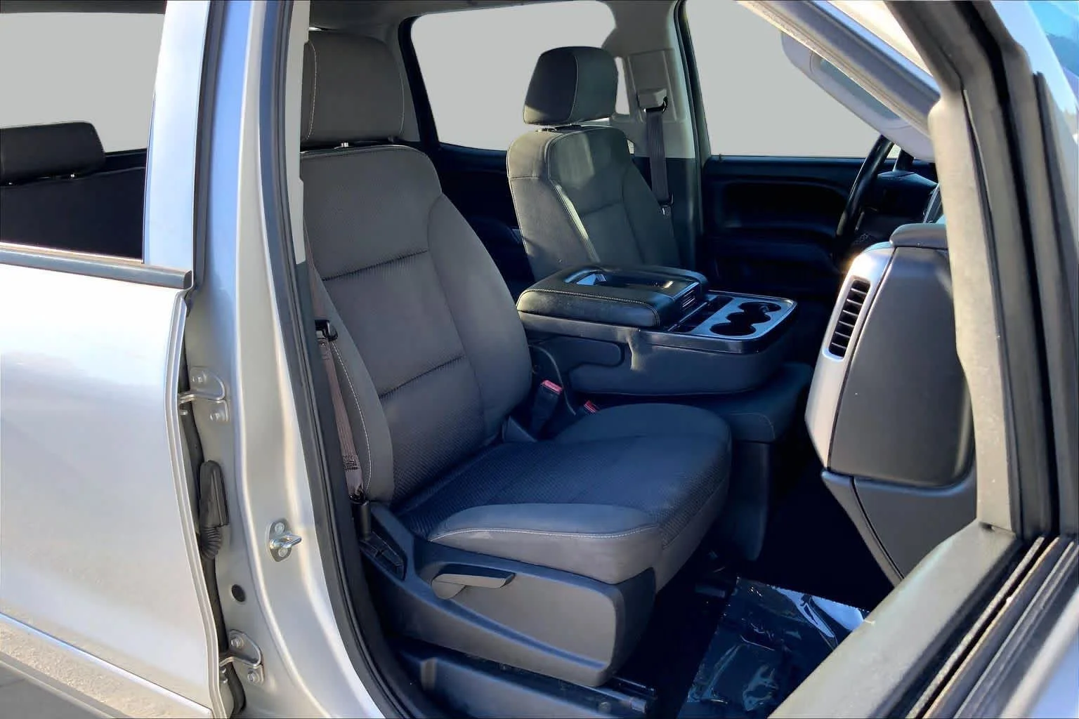 Used 2016 Silver Ice Metallic Chevrolet LT image 8