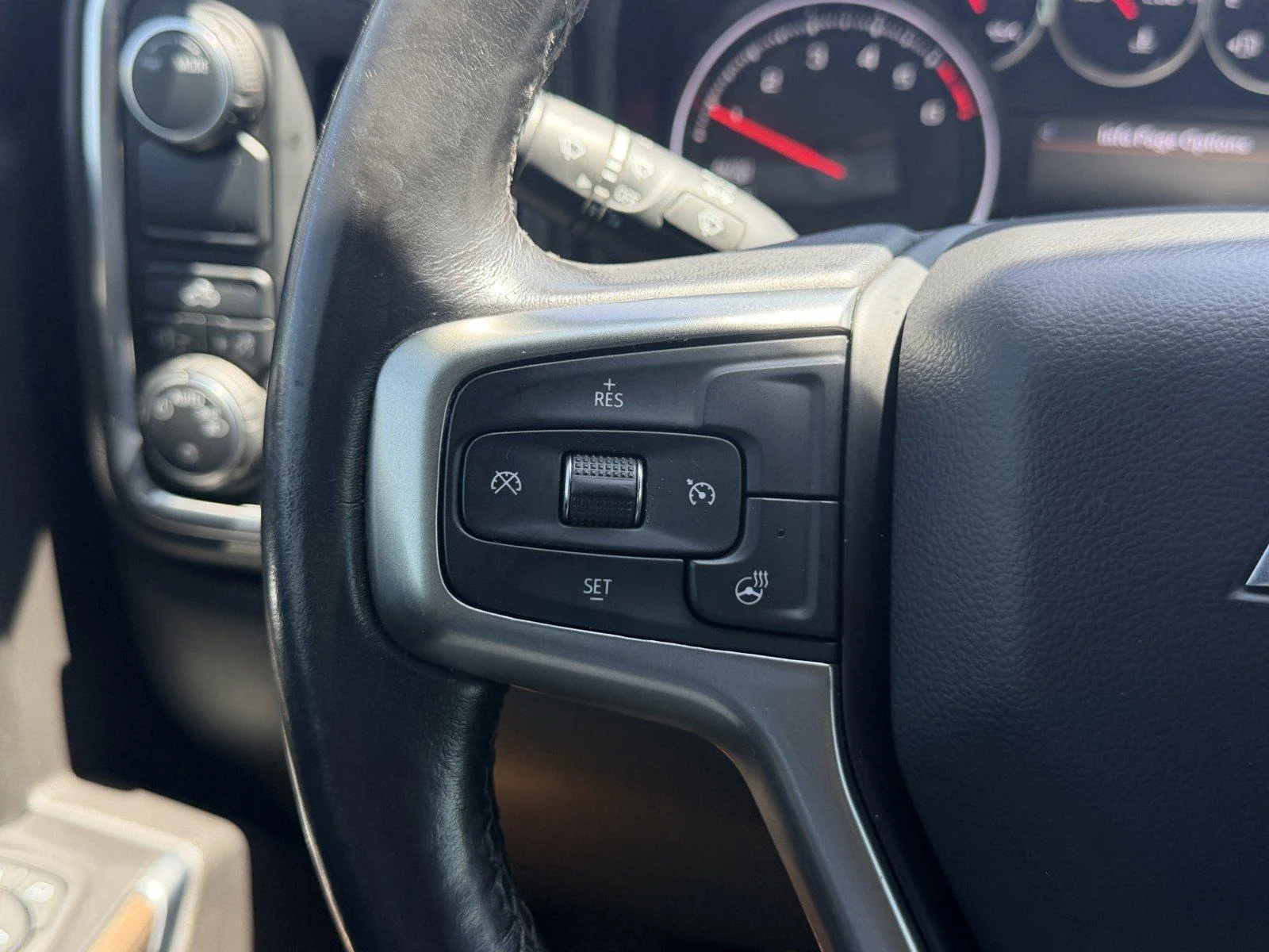Used 2021 BLACK Chevrolet LT image 23