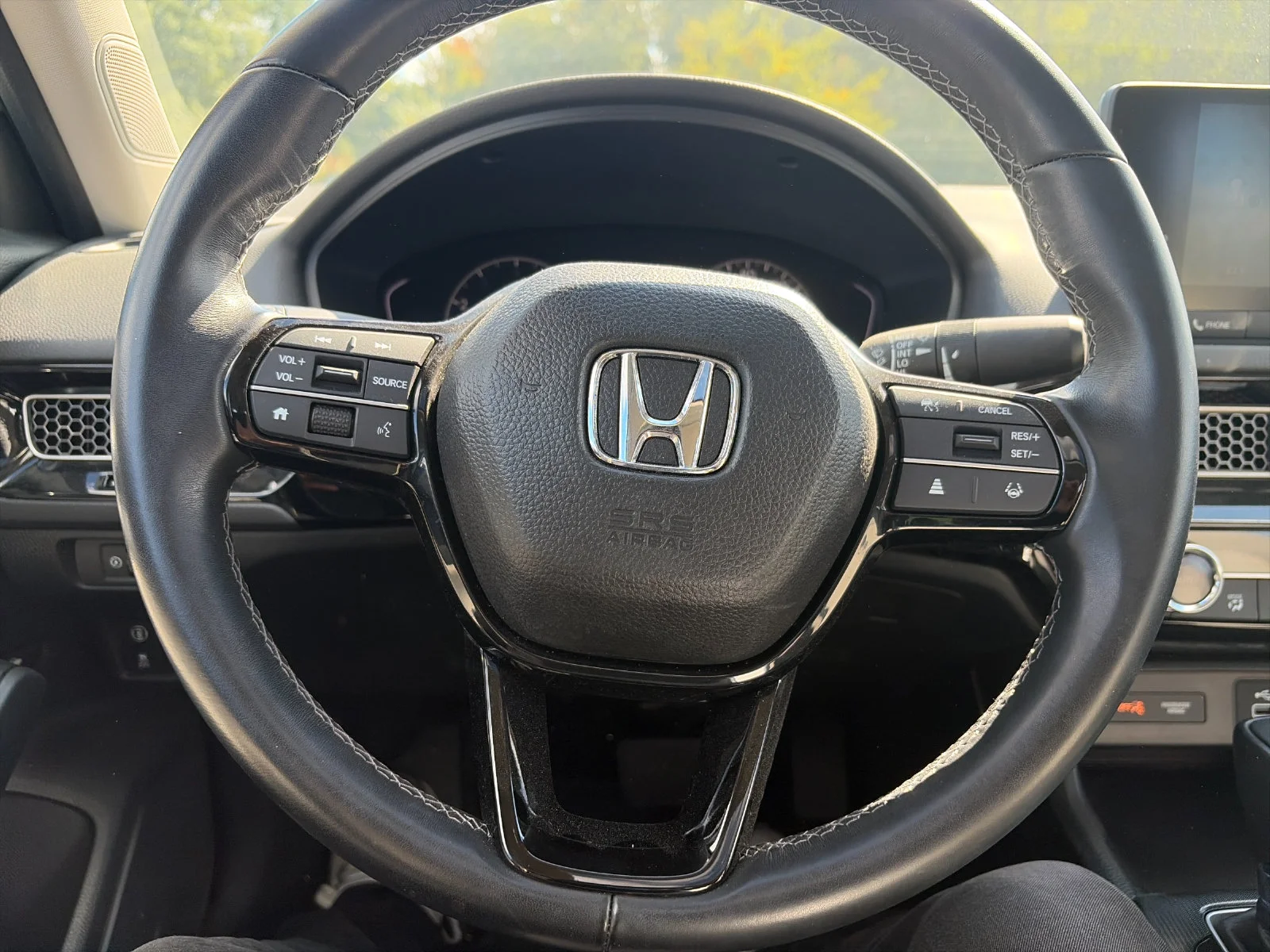 Used 2024 Platinum White Pearl Honda EX image 24