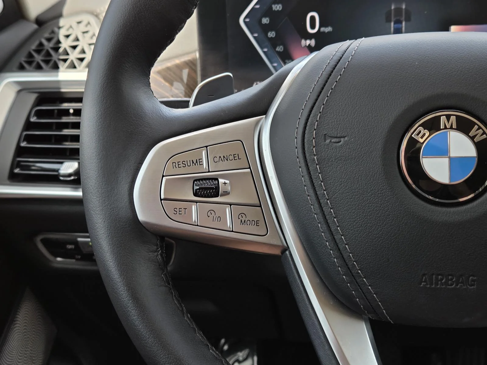 Used 2023 Black Sapphire Metallic BMW xDrive40i image 19