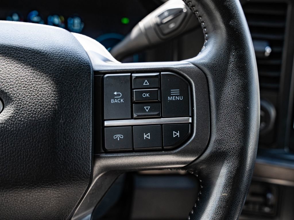 Used 2023 Agate Black Metallic Ford LARIAT image 34