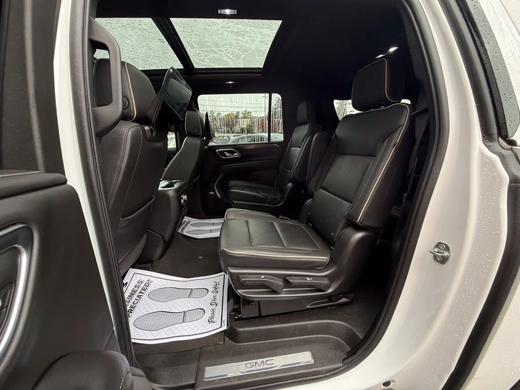 Used 2022 White GMC SLT image 17