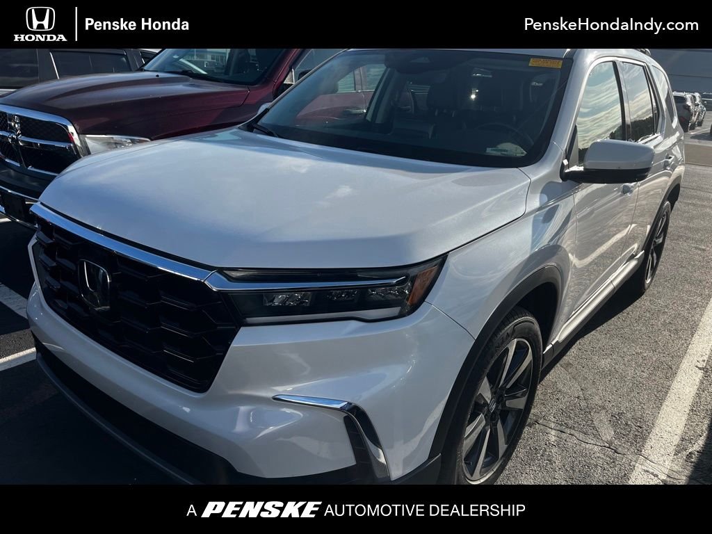 2024 Honda Pilot Touring AWD's photo