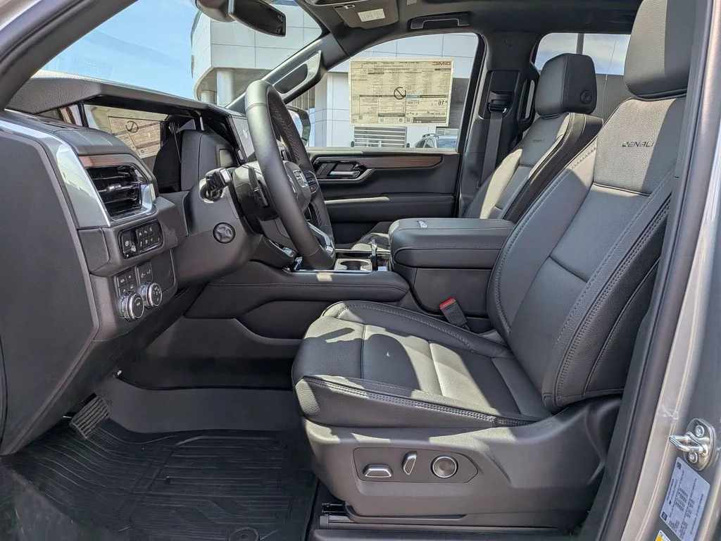 2026 GMC Yukon XL Denali - Photo 18