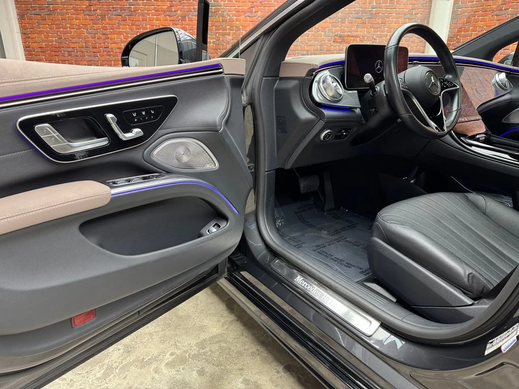 Used 2023 Gray Mercedes-Benz 450 image 11