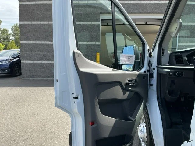 New 2026 Oxford White Ford XLT image 14
