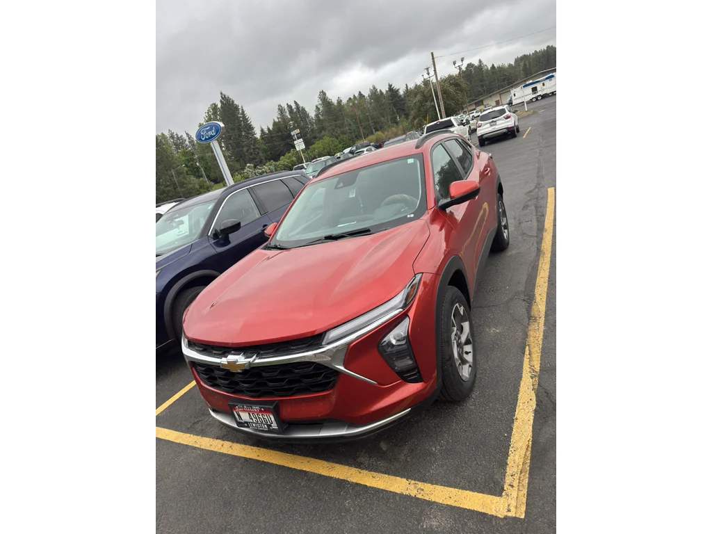 2024 Chevrolet Trax LT's photo
