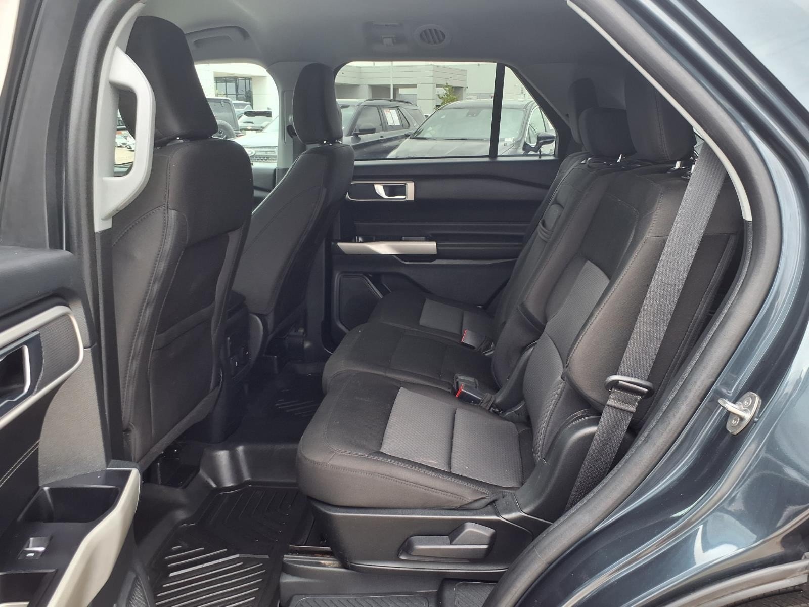 2022 Ford Explorer photo 14 of 26