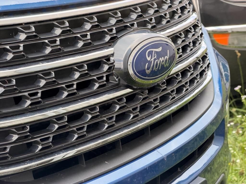Used 2020 Blue Ford XLT image 9