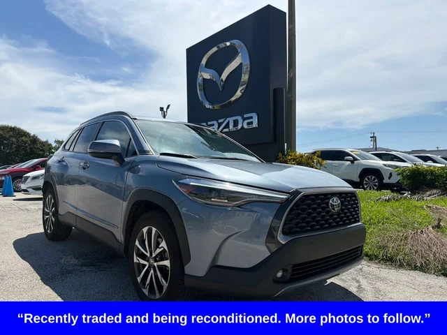 2024 Toyota Corolla Cross XLE