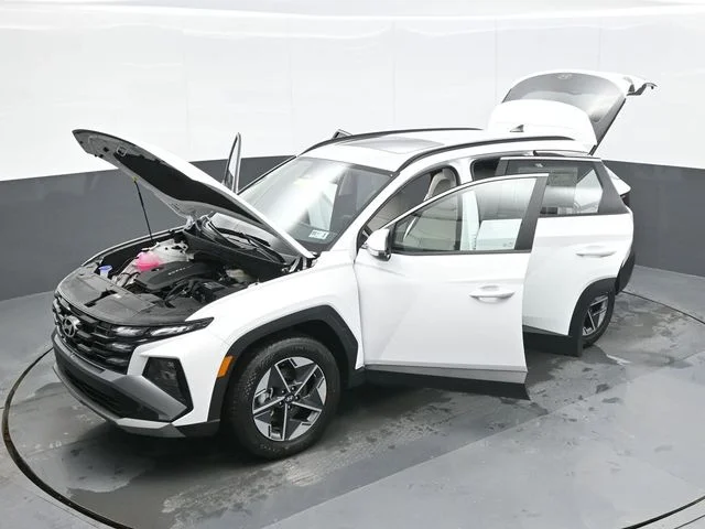 New 2026 White Hyundai SEL Premium image 28