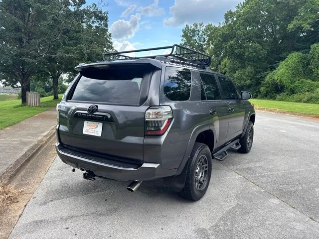Used 2020 Gray Toyota Venture image 8