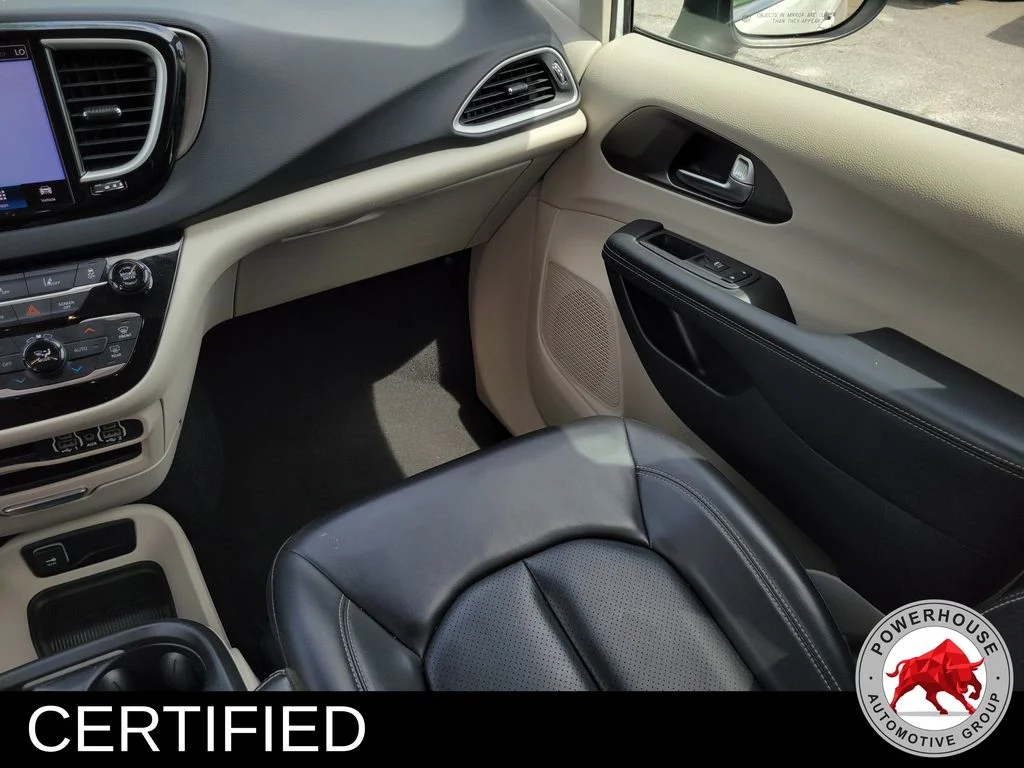 Used 2023 White Chrysler Touring L image 22