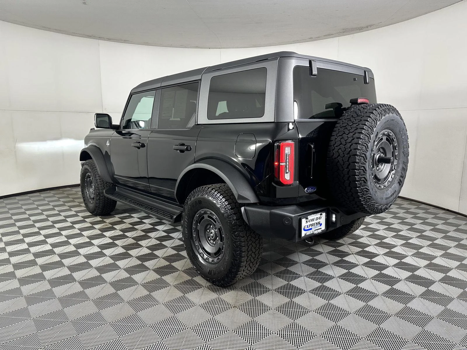 Used 2025 Shadow Black Ford Outer Banks image 19