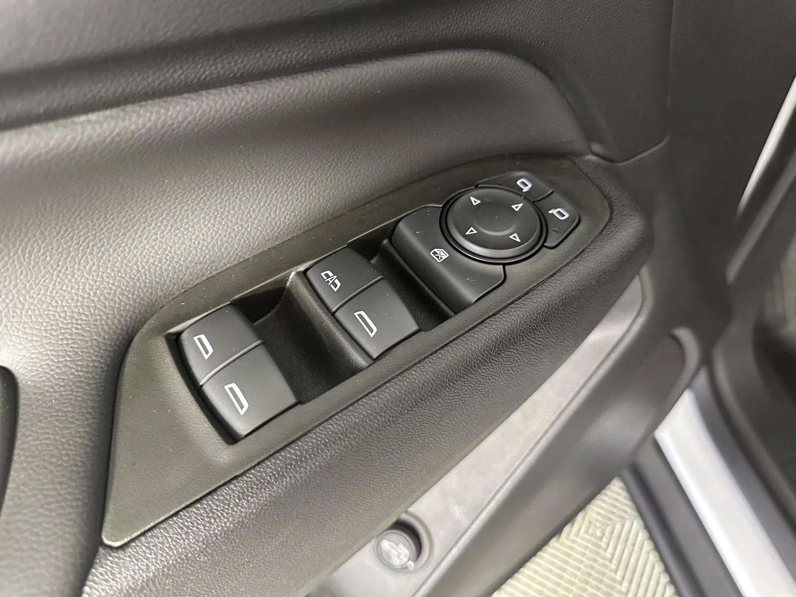 Used 2024 Summit White Chevrolet LT image 16