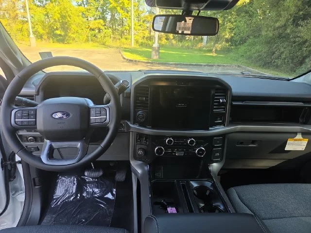 New 2026 Oxford White Ford XLT image 44