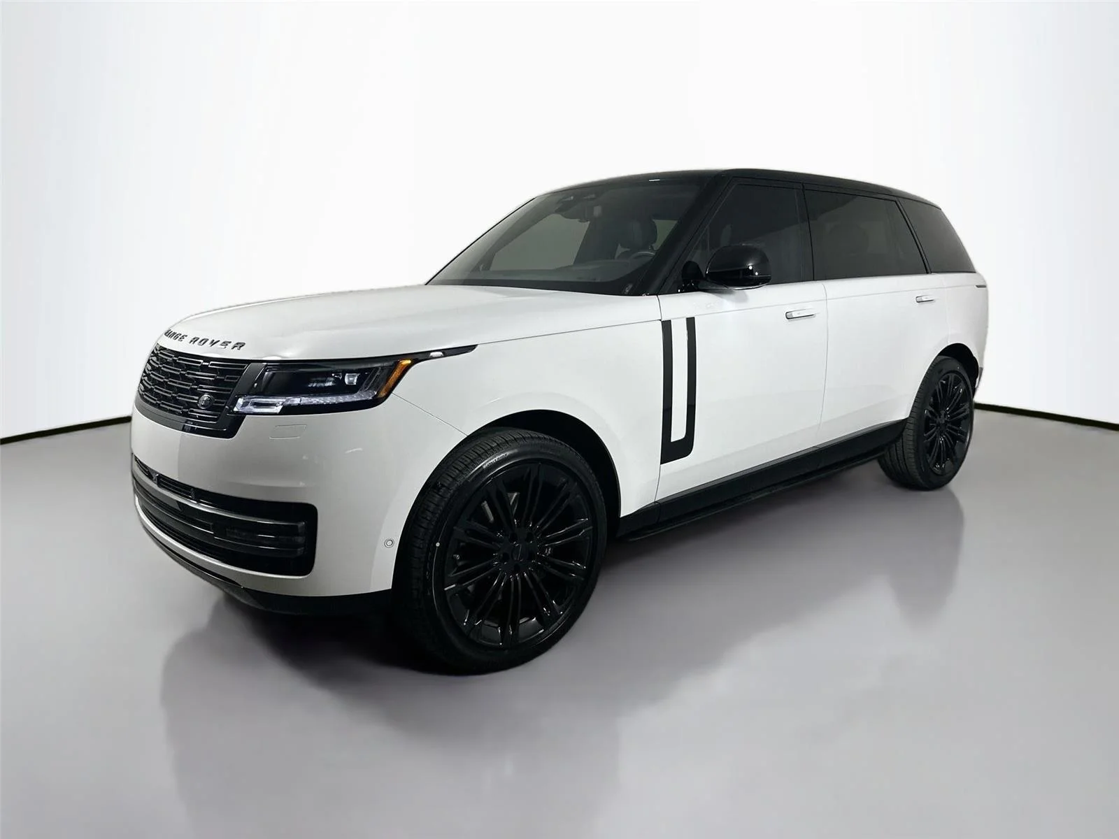 2026 Land Rover Range Rover 3.0 SE LWB 7's photo